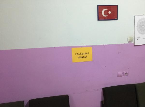 Aslanbaba İmam Hatip Ortaokulu Veli Kabul Köşesi Oluşturuldu.